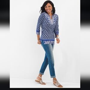 Chico's Graceful Emblem Split Neck Top Size 8